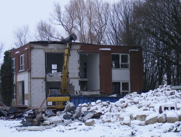  Die Institutsgebäude werden abgerissen